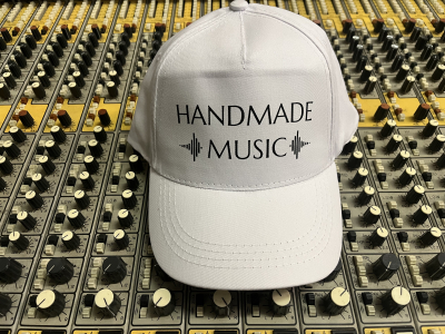 Cap white